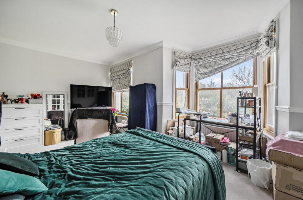 1374670-19-690e22...