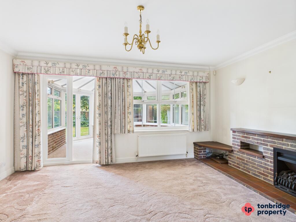 CAM03742G0-PR0023-STILL064