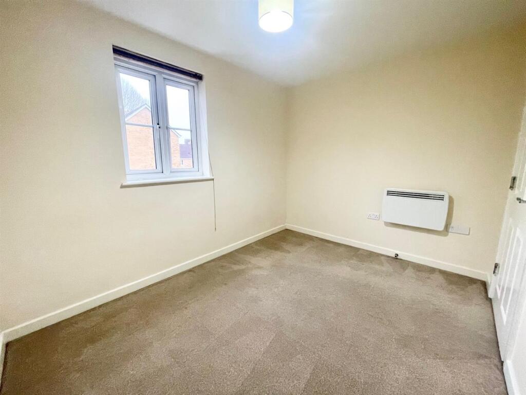 Bedroom 2 (2).jpg