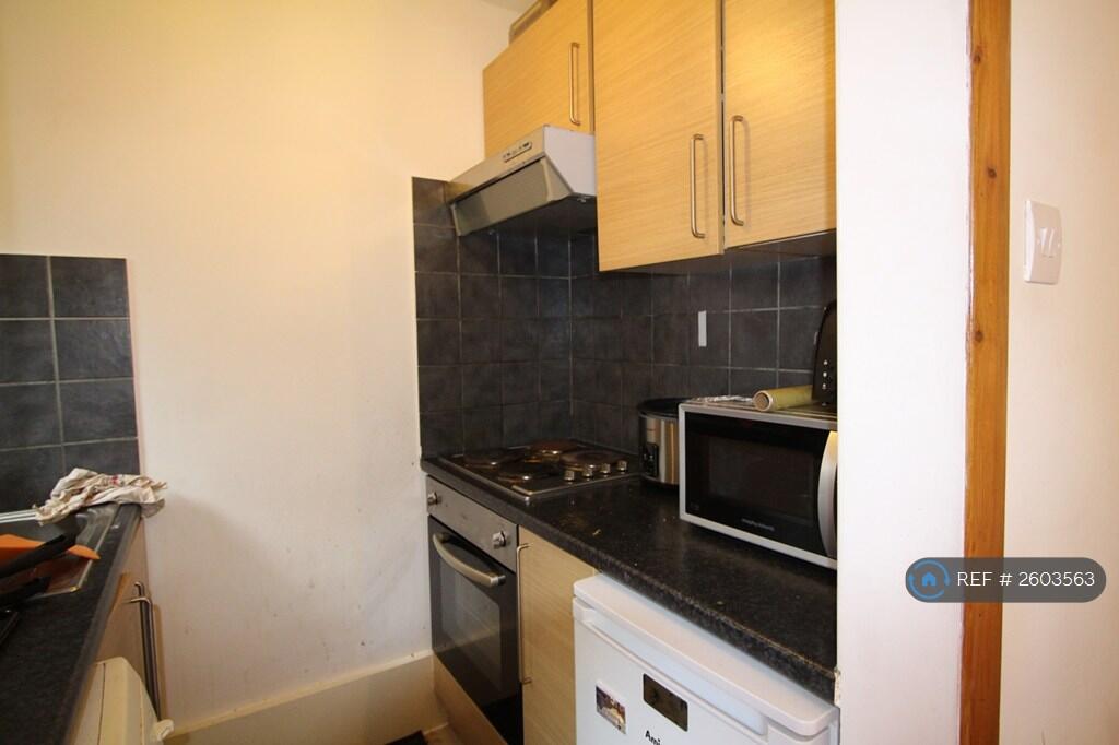 Kitchen - Right Side