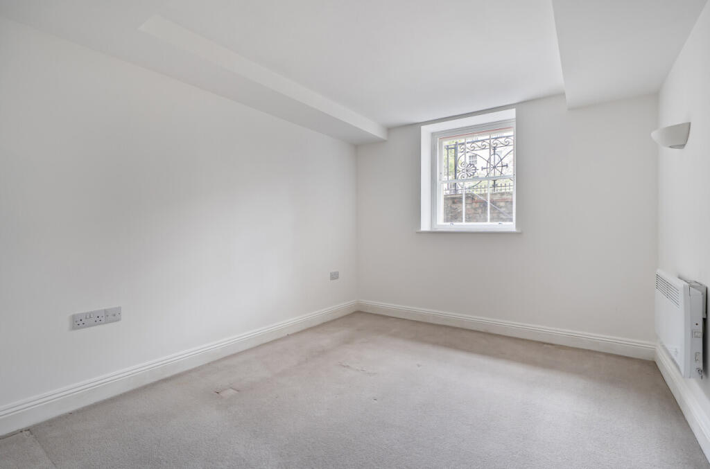 1369097-1-68ee0e8...