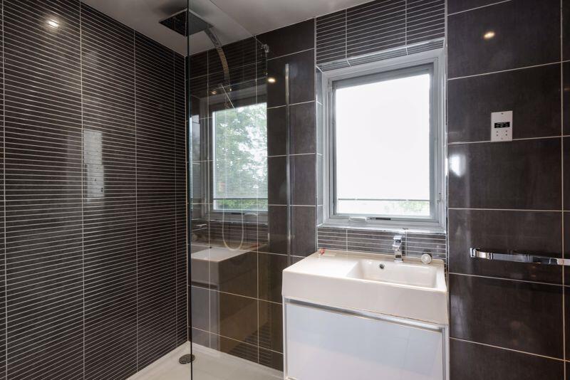 Master ensuite