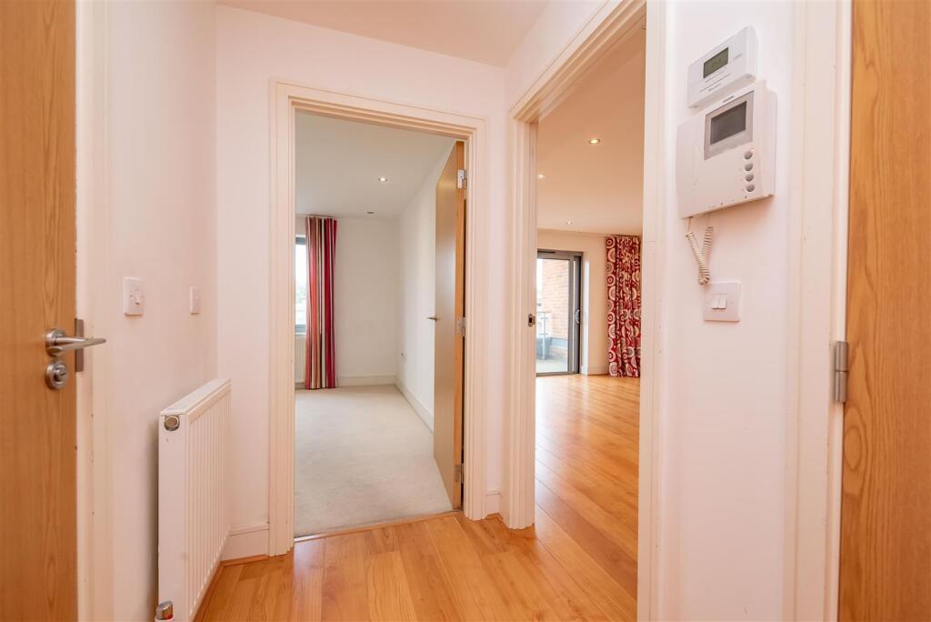 Hallway.jpg