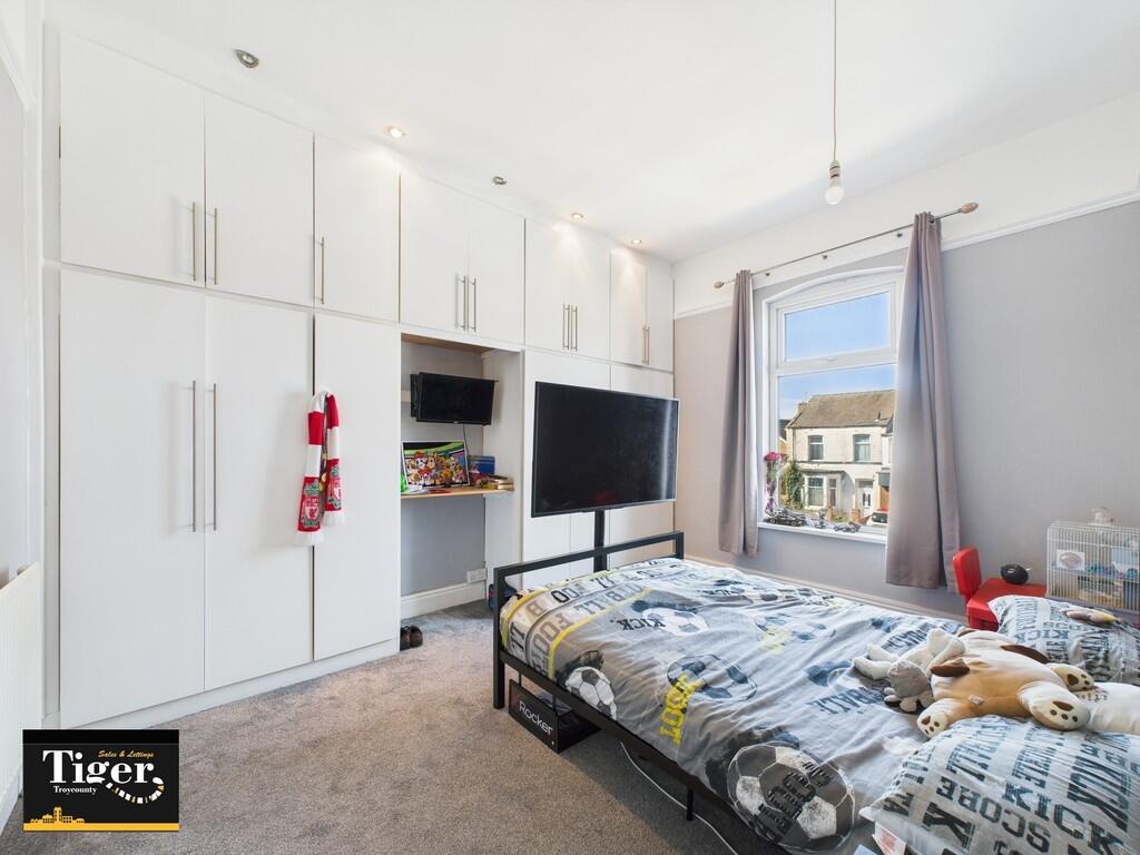 CAM02176G0-PR0541...