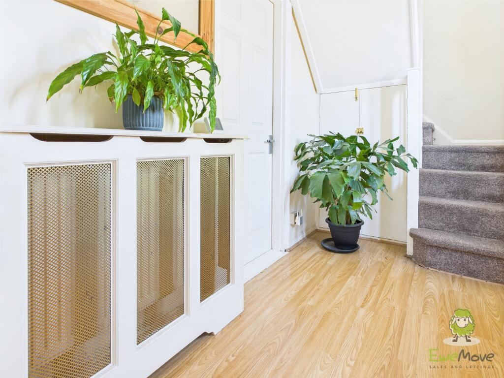 CAM01543G0-PR0129-STILL024