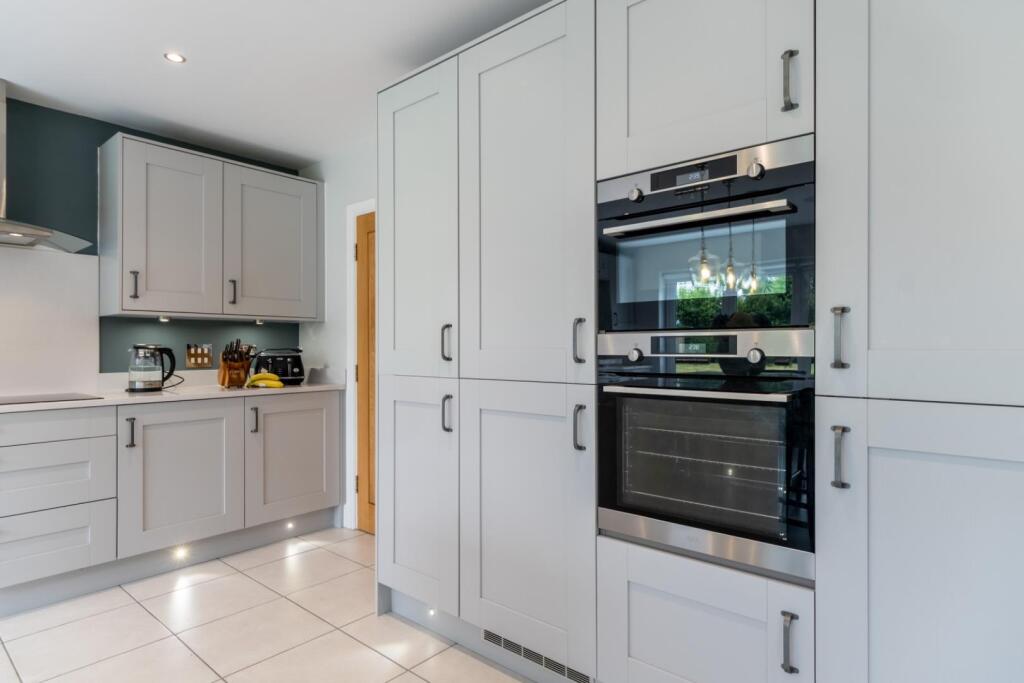 5 Grange Close-006.jpg