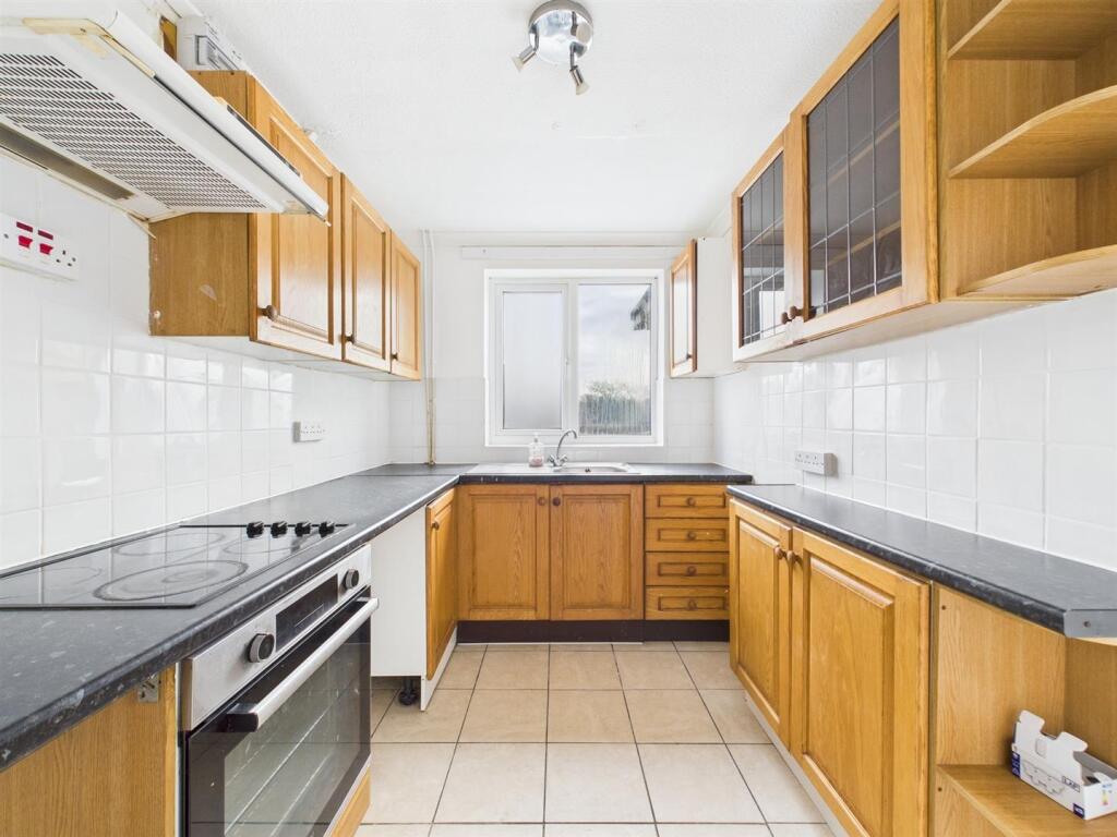 2 - 3-Bedroom Maisonette in Yate.jpg