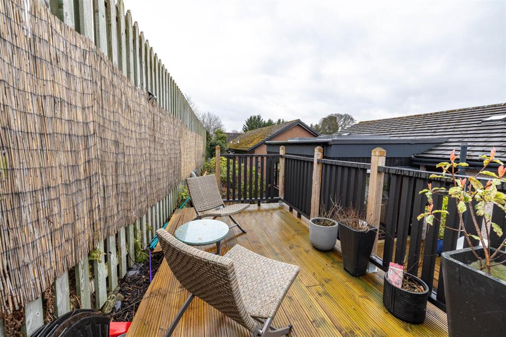 2 Kingsknowe Gardens Galashiels 42.JPG