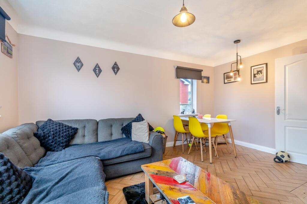 Living room/ Dining room