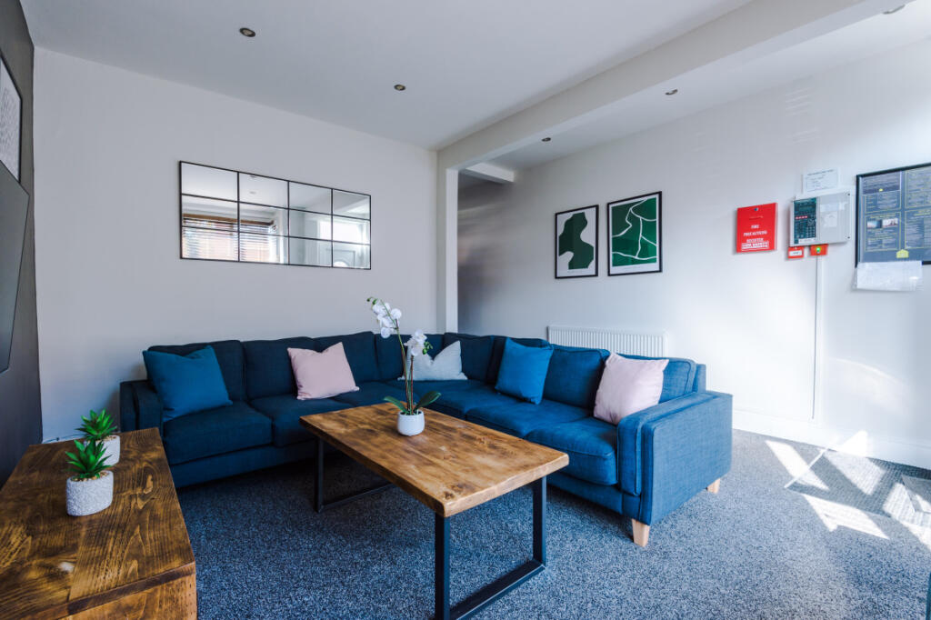 58 Richmond Mount, Living Room 3