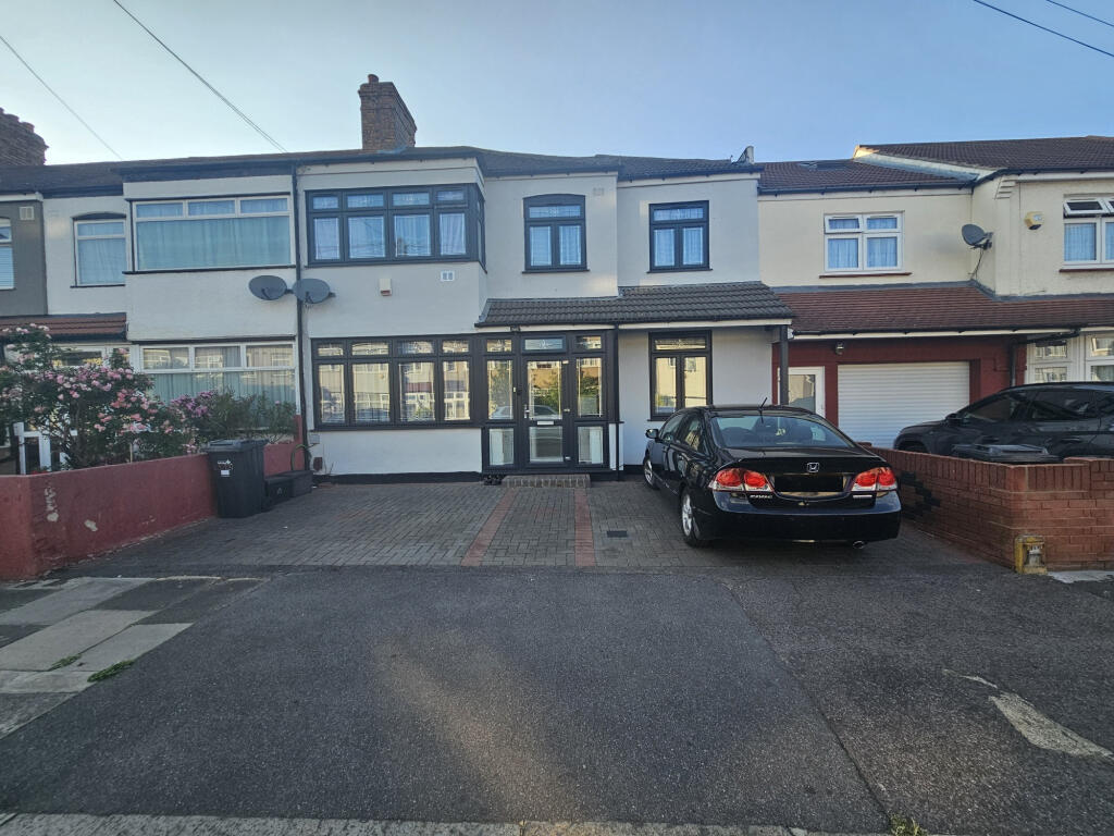 Staines Road, Ilford, Essex, IG1