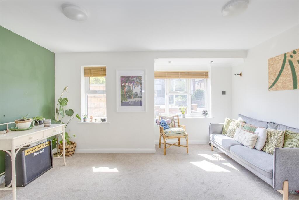 84 Lane End Road, HP12 4HX-8.jpg