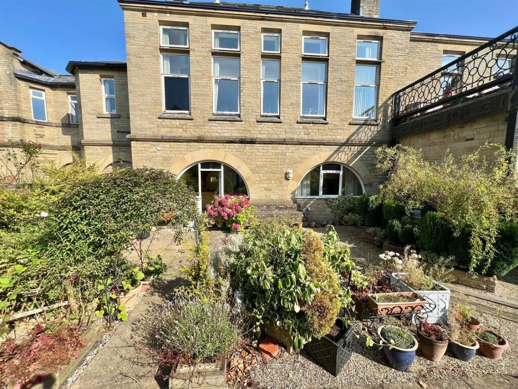 Bramleys Estate Agents - Crossley Ward Apartments 