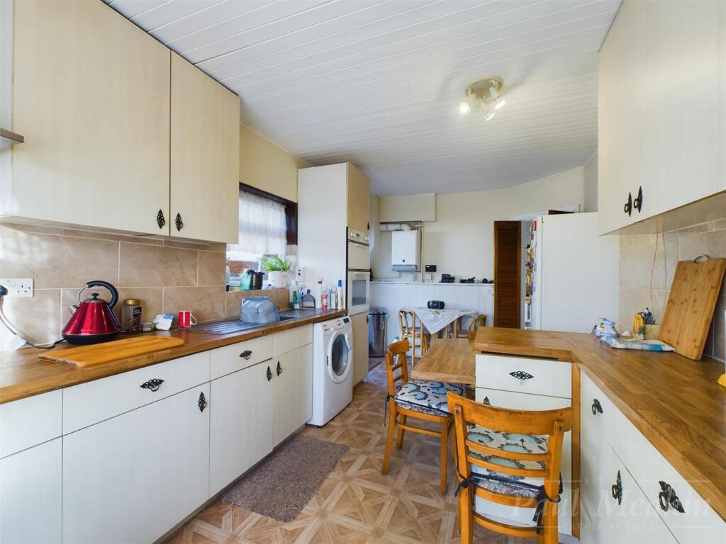 Kitchen/ Breakfast room