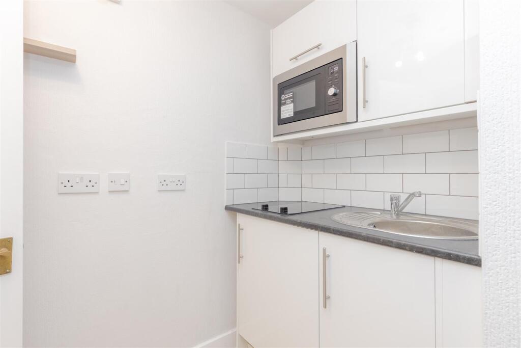 Russell Road (6).jpg