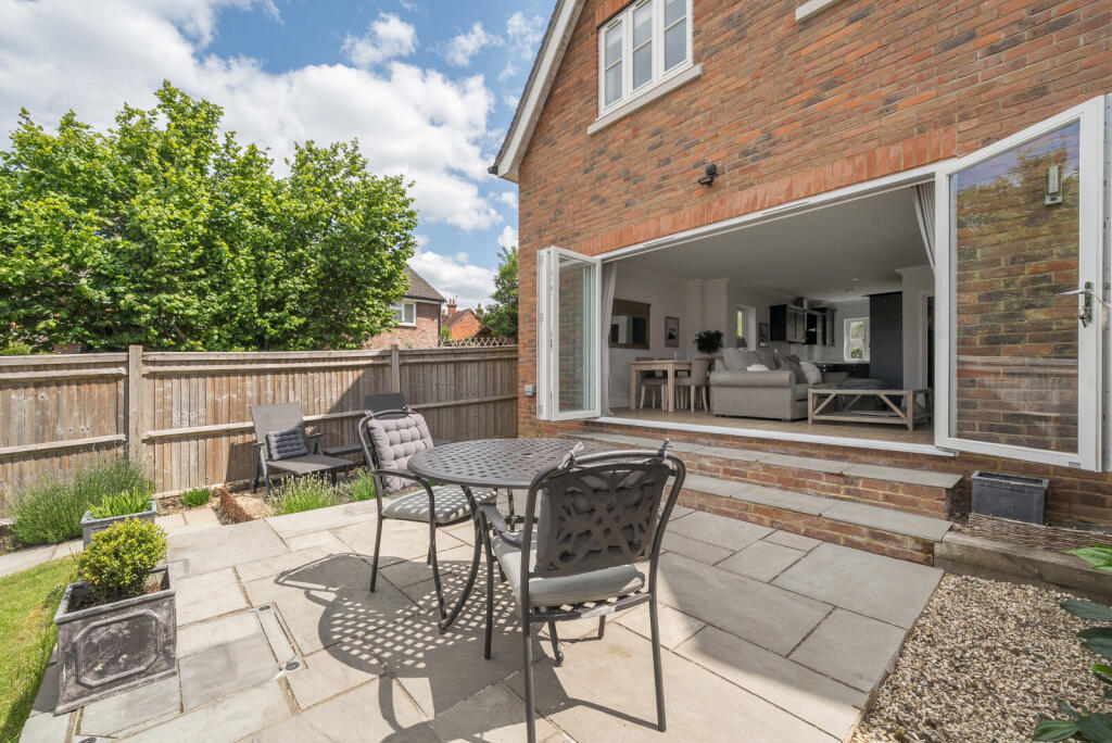 1302473-4-683da4d...