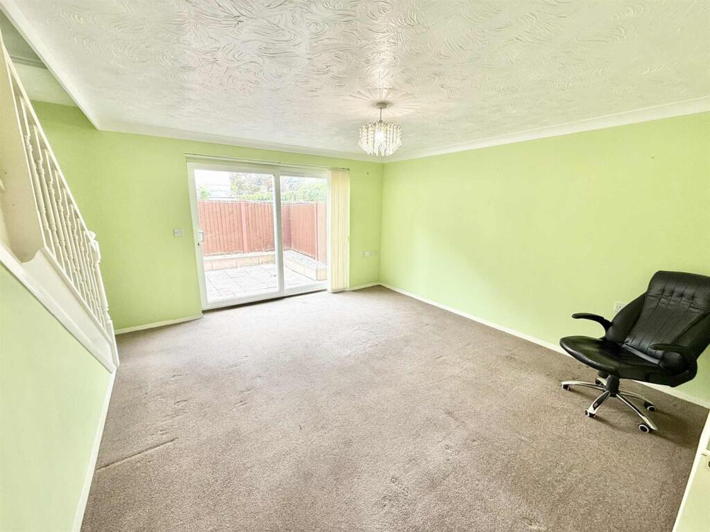 lounge-1.jpg