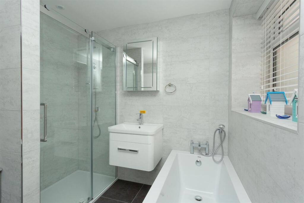 general 14637811_485