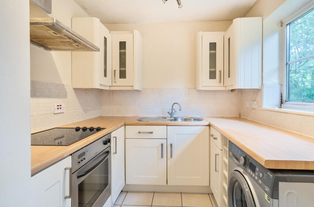 1289544-2-68260b6...