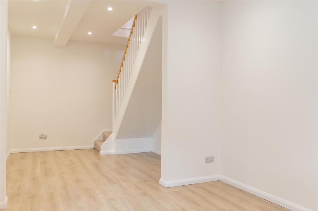 96 Elm Grove 20 17.jpg