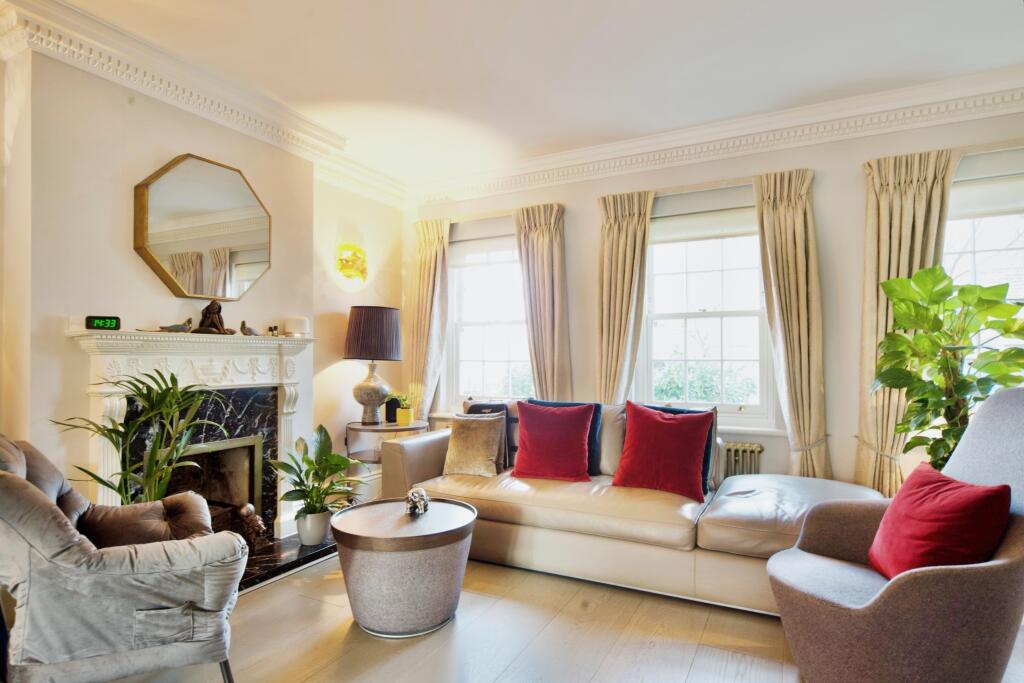 11 Squires Mount, Hampstead, London, NW3 1ED