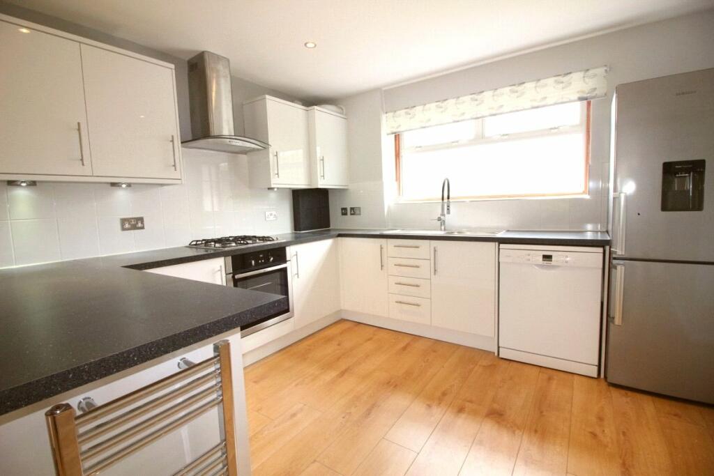 Kitchen / Dining Roo