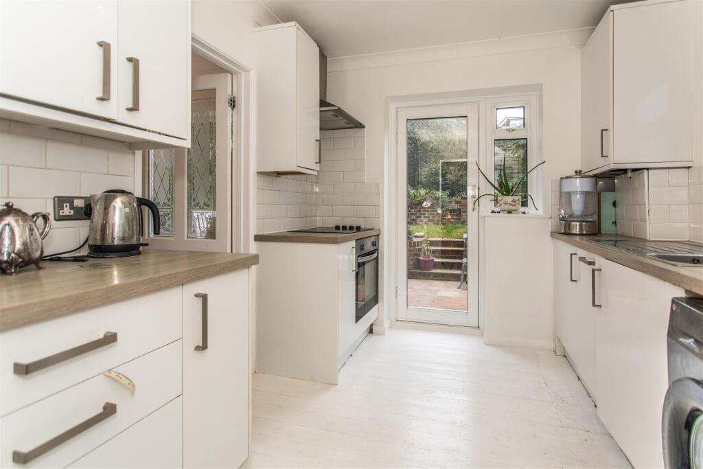 39 Goldstone Lane29.jpg