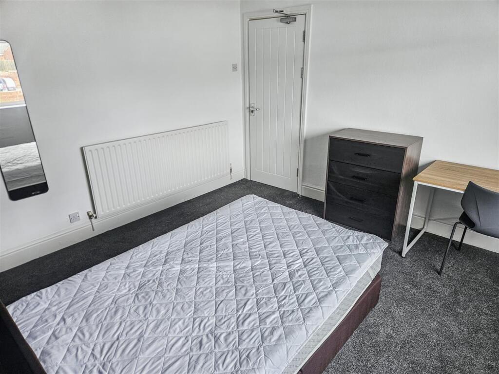 Room 1 op.jpg