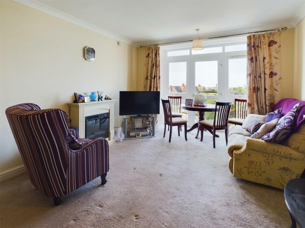 Living/Dining Room
