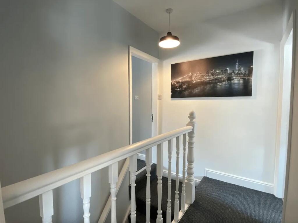 32-kirkby-street---4-bed-image-3.jpg
