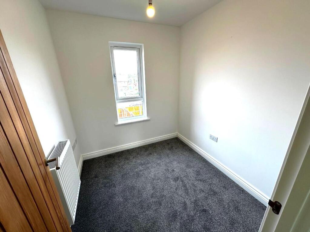 281 abbey road bedroom 5.jpg