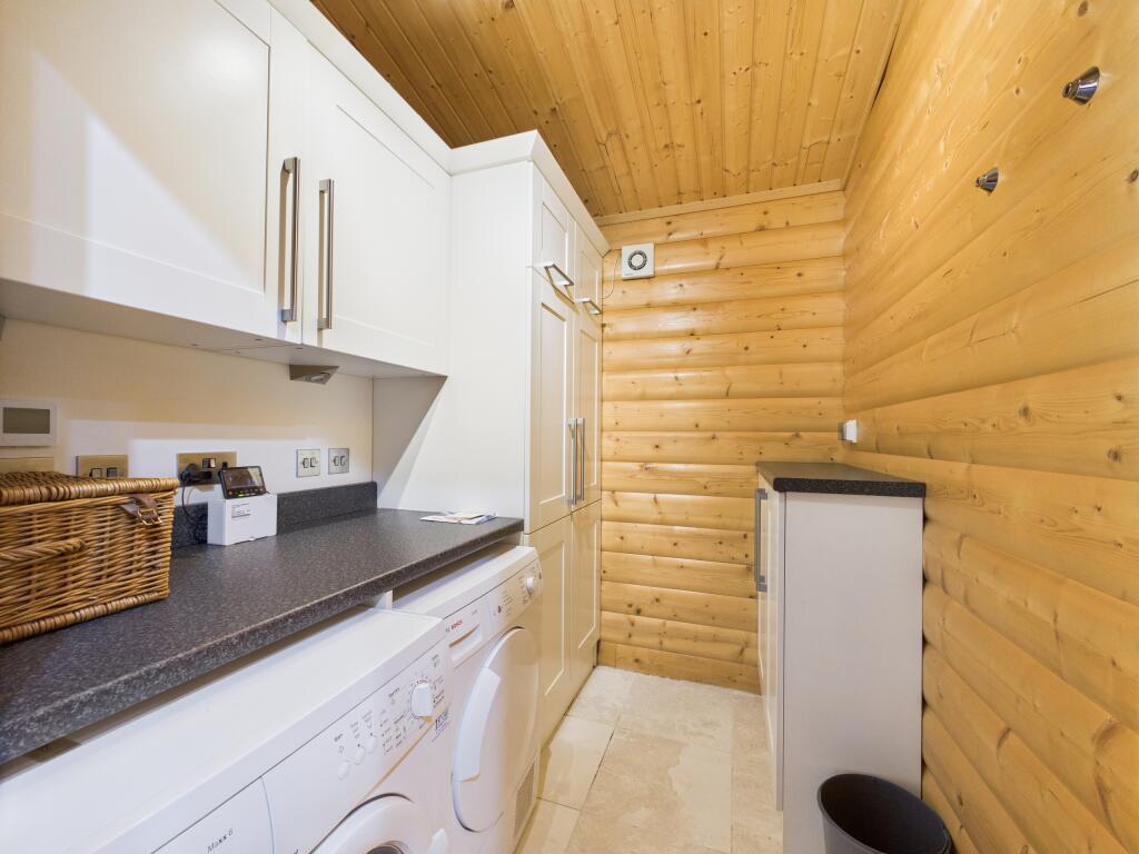 CAM01354G0-PR0557-STILL010