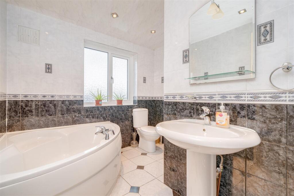 23 Knaresborough Drive-10.jpg