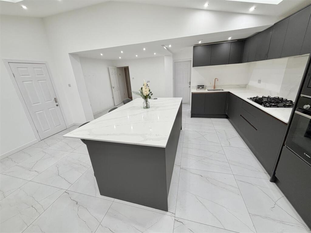 Open Plan Living Dining Kitchen 2.jpg