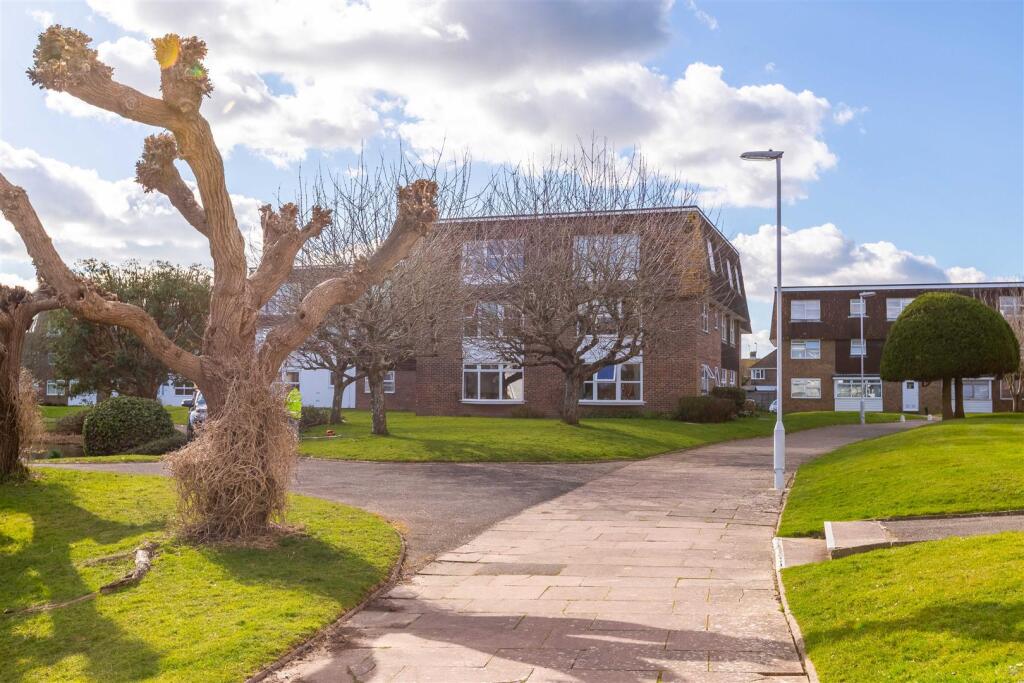 Westlake Gardens-16.jpg