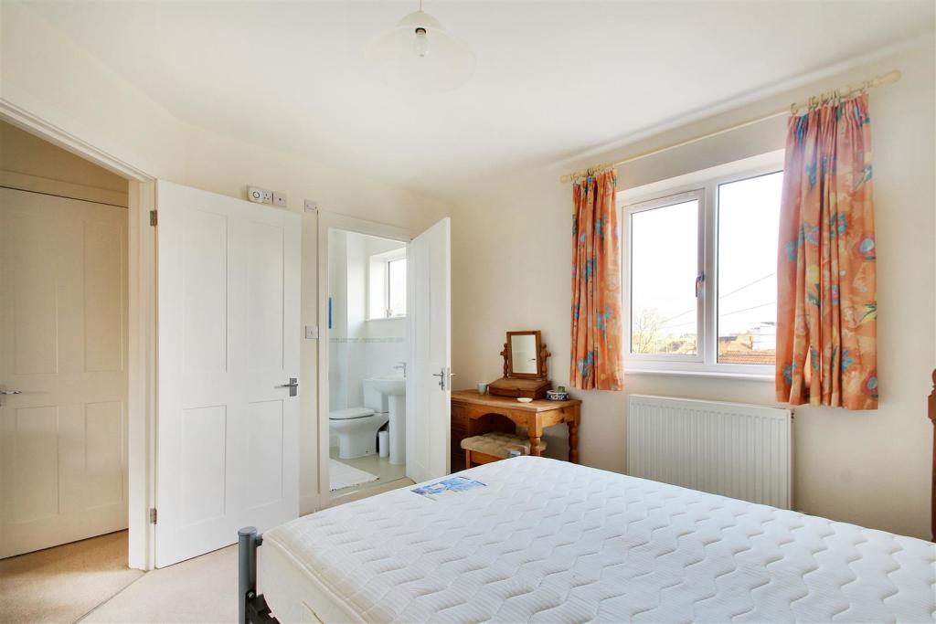 Main Bedroom to En Suite.jpg