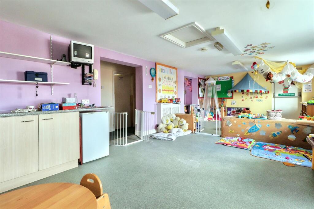 5 Porthill Bank - Auction Pic 4.jpeg