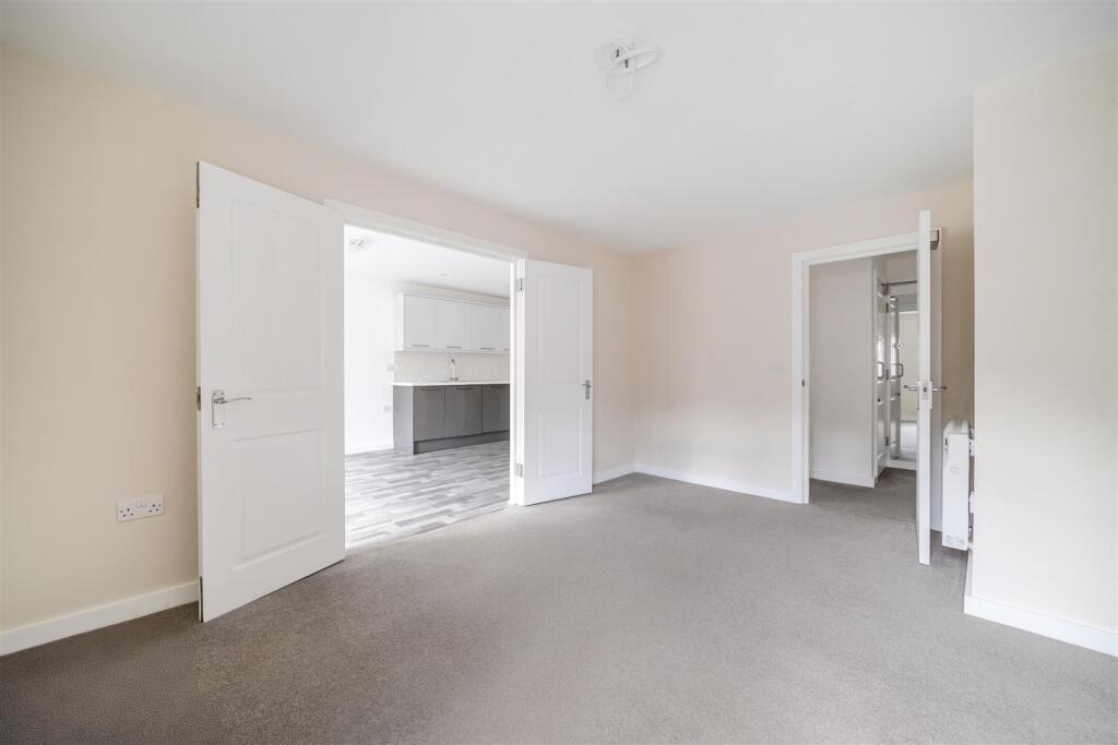Sitting room int kitchen.jpg