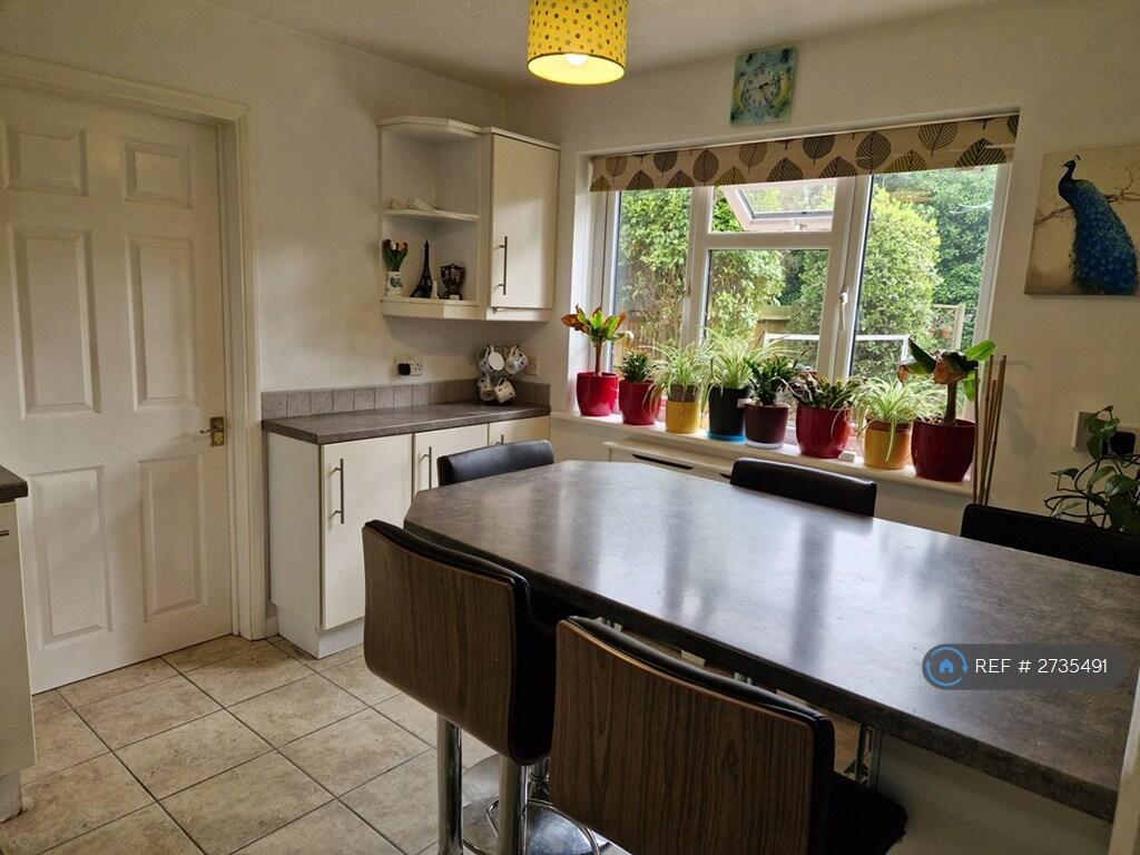 Kitchen - Breakfast Bar