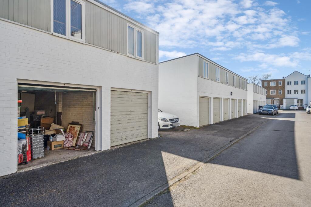 GARAGE