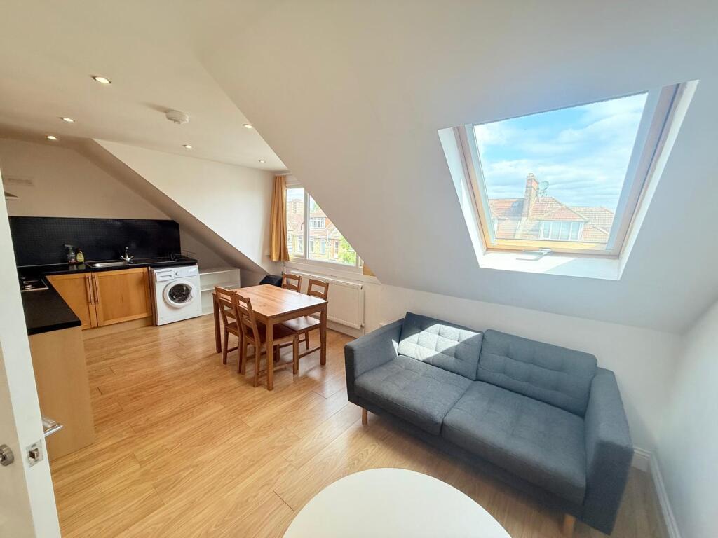 Open plan Kitchen &amp; Lounge