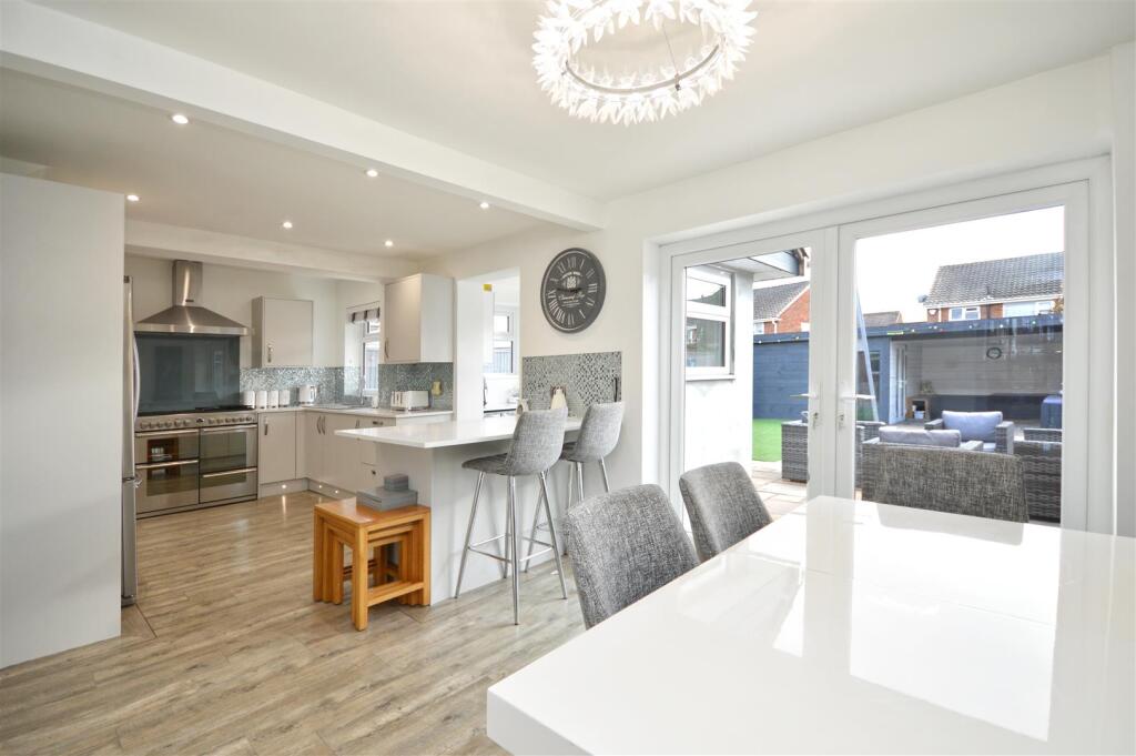 Kitchen / Diner