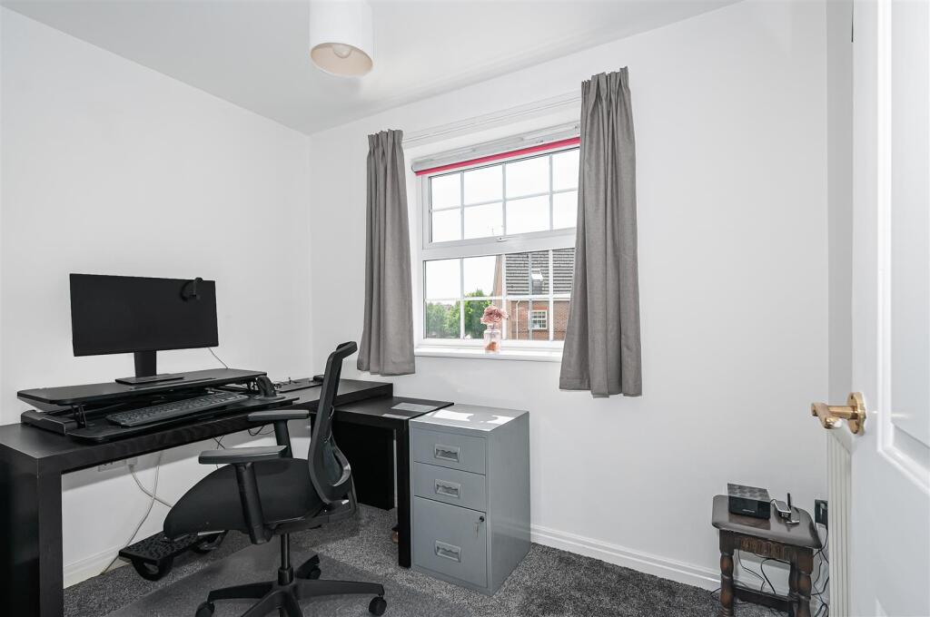 1 Trent Walk - 8.jpg