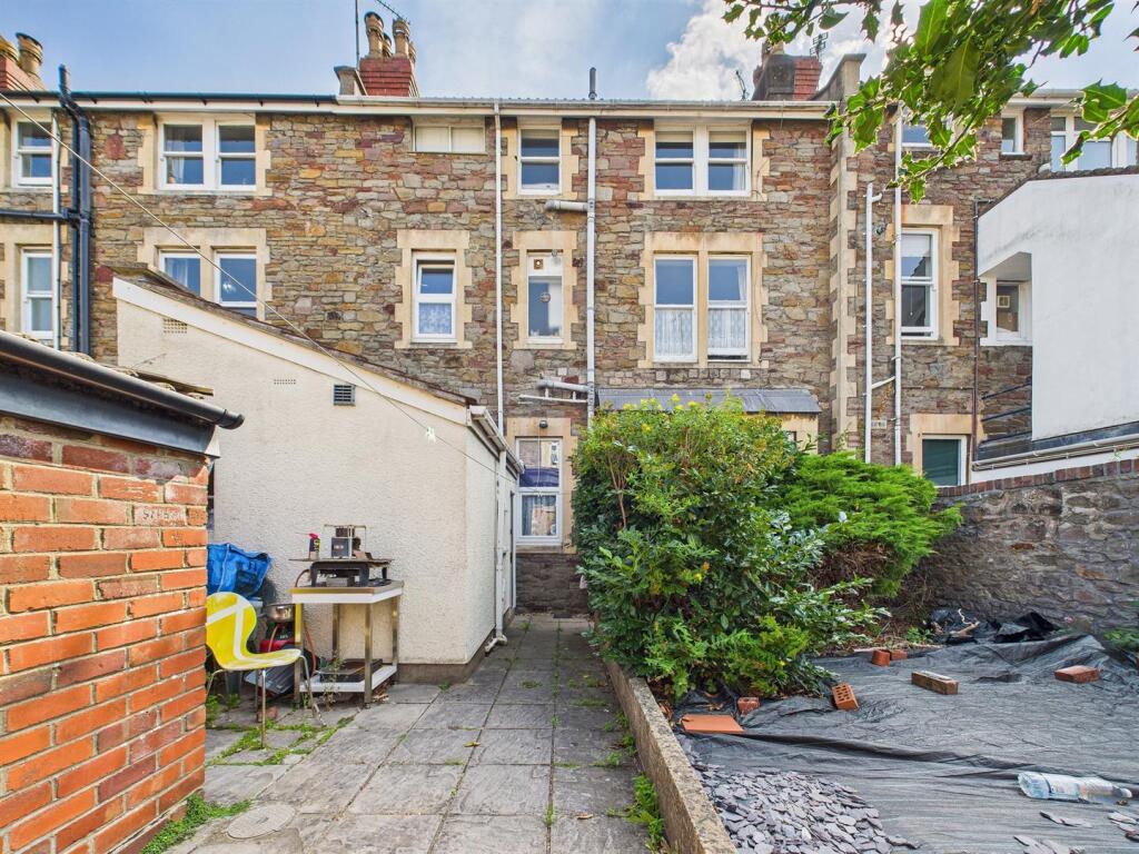 19 - Manor Park Redlenad.jpg