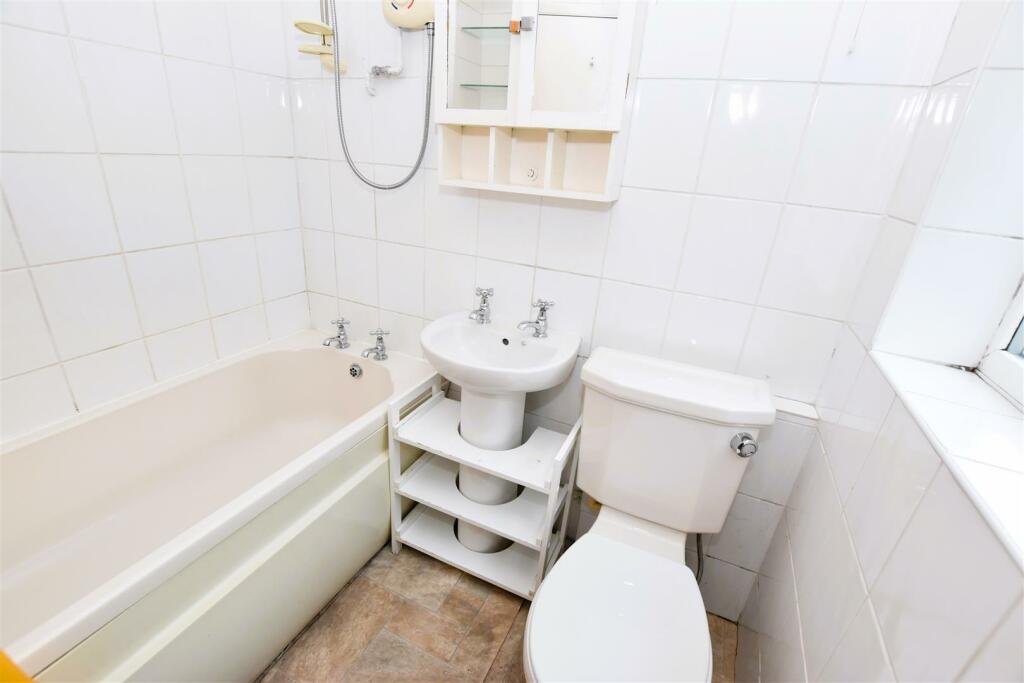 Bathroom.JPG