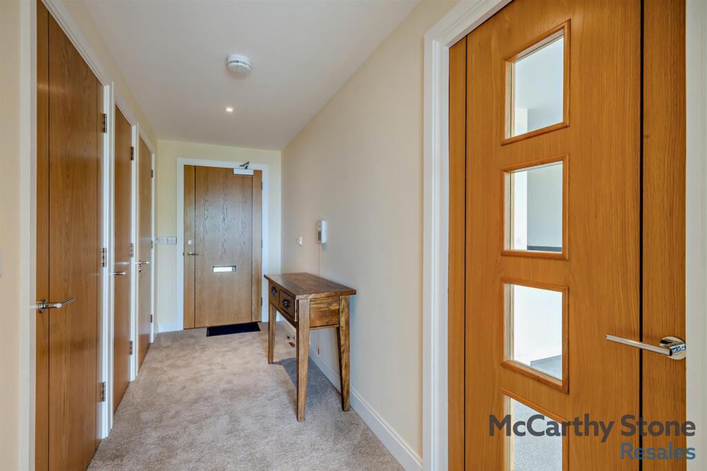 8646052-interior10-800.jpg
