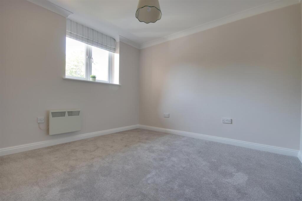 Bedroom 2.jpg