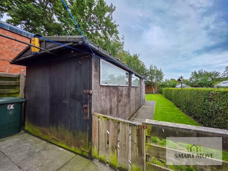 Shed &amp; Rear Garden