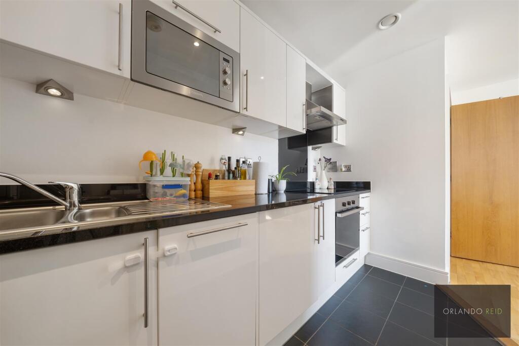 Flat 308, Zachary House SW9 0AF-6.jpg