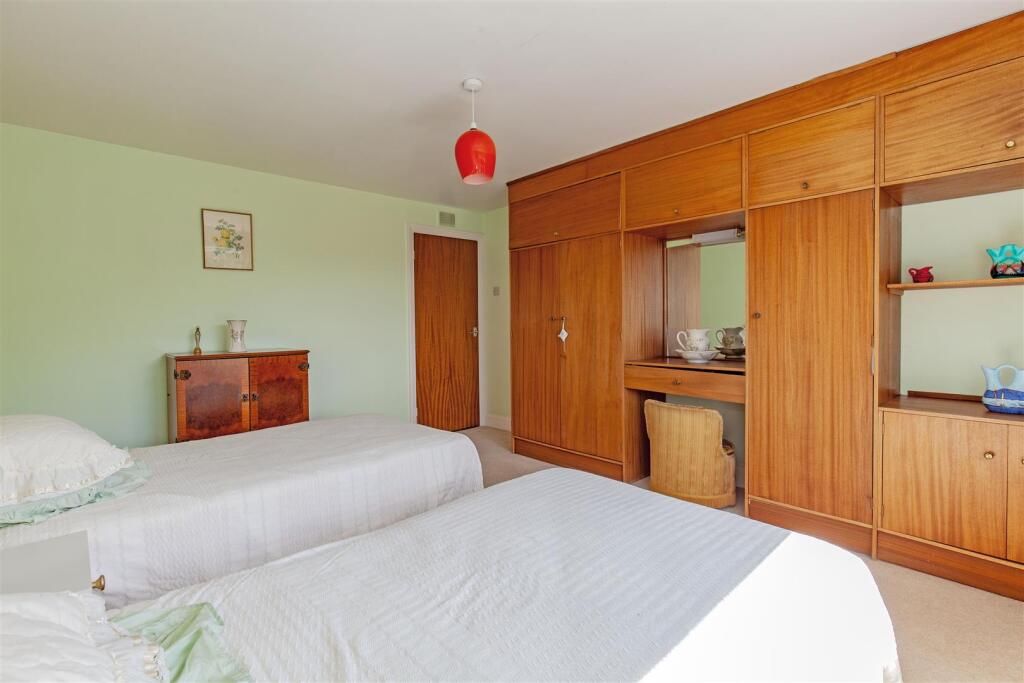 Bedroom 2-2.jpg